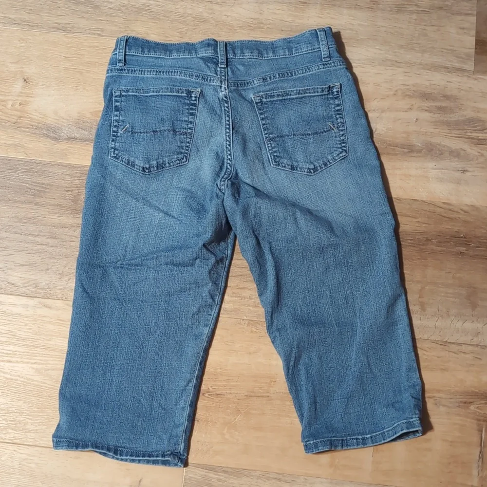 Women's Capris - Picture 2 of 3